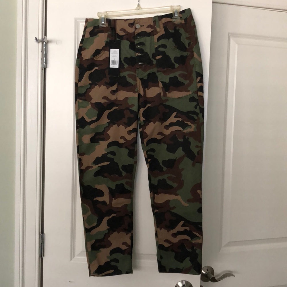 NWT VERONICA BEARD Arya Straight Camo Jean, sz28/6